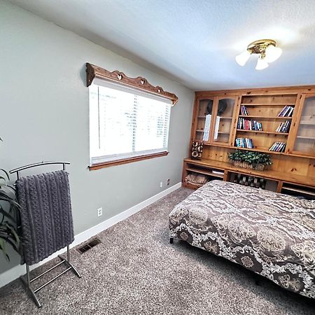 Bluebird Cabin Crestline ภายนอก รูปภาพ